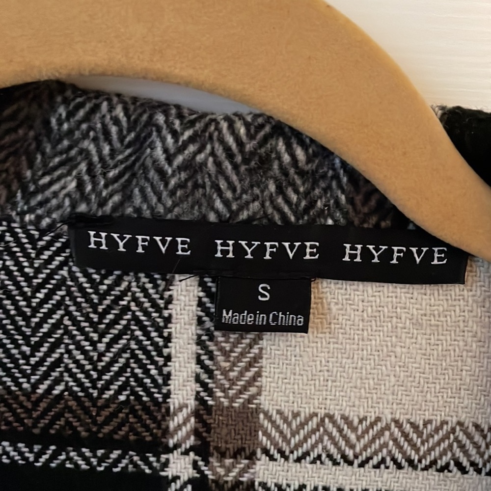 Plaid shacket - Picture 2 of 4